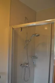 En suite shower